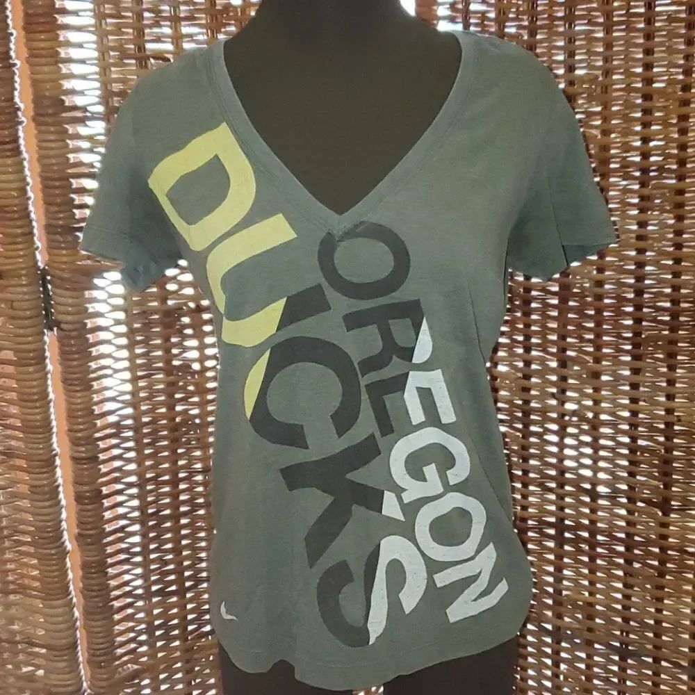 Oregon Ducks Nike Slim Fit V-Neck T Shirt L